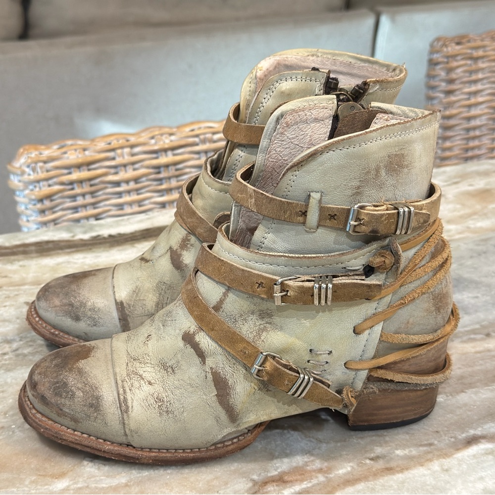 Women’s FREEBIRD Crue distressed leather boots- Ice. Size 9 - Picture 4 of 11